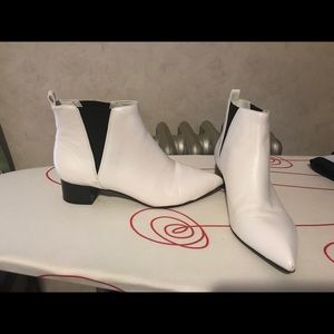 Nine West White Leather Ankle Boots Sz 8